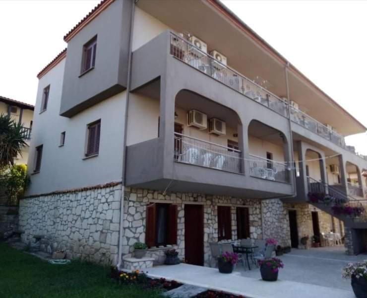 Christopher Apartments Афітос Екстер'єр фото